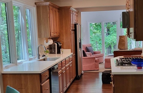 Roaring Gap House | Affordable Luxury for the Very Particular! Beautiful, Spacious, Upscale Retreat.