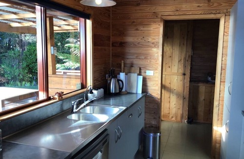 Ngaio Bay House | Affordable Luxury. Something Special 2 bedrooms