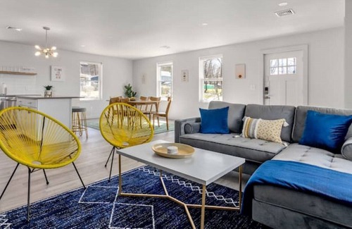 Kerhonkson House | Affordable Luxury Perched Atop The Mountains | Walk to Mill & Main, Rail Trail
