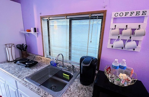 Renton House | AFFORDABLE & MODERN 1BR PRIVATE GUEST SUITE [ ~280 sq. ft. ]