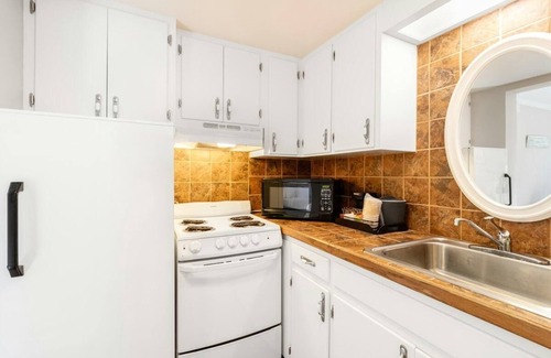 Litchfield by the Sea Apartment | Affordable Oceanview Efficiency 2nd Flr
