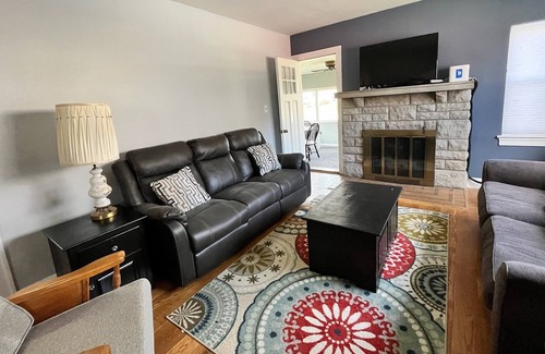 Jeffersonville - Clarksville House | Affordable/Spacious 3 BR in quiet neighborhood 3 miles from Downtown/Expo Center
