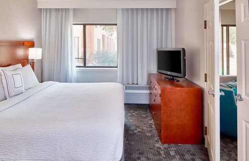 Morrisville Hotel | Affordable Stay! Pets Allowed, Free Shuttle to Raleigh-Durham Int'l Airport!