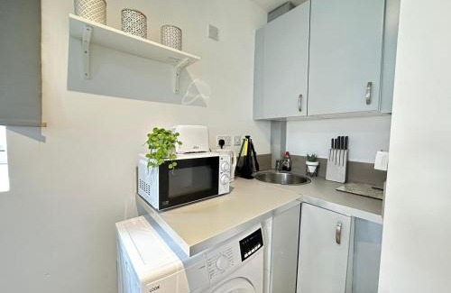 Kensal Green Apartment | Affordable Studio Apartment In London