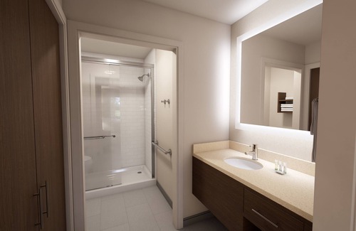 Vero Beach South Condo | Affordable Suite in Vero Beach | Shared Outdoor Pool + Air-Conditioning
