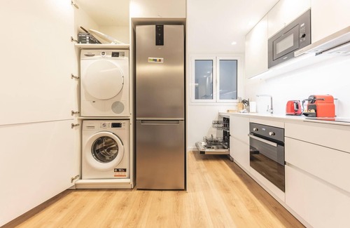 el Mercadal Apartment | Afra - Holiday Apartment in Girona | Bravissimo