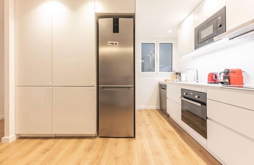 el Mercadal Apartment | Afra - Holiday Apartment in Girona | Bravissimo