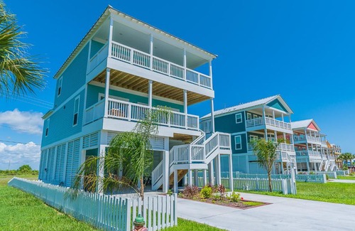 Beachside Village House | After Dune Delight