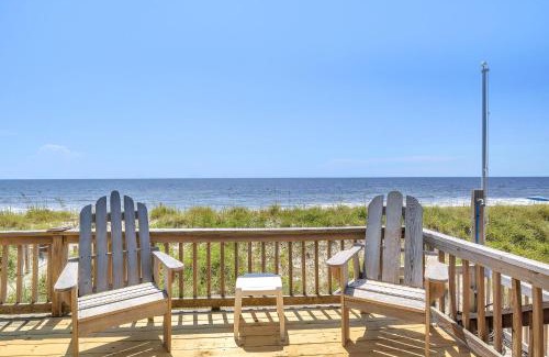Long Beach House | Afternoon Delight by Oak Island Accommodations