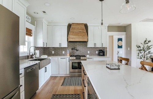 Afton House | Afton Awaits: Pool & Hot Tub/Central to Wineries