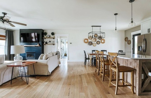 Afton House | Afton Awaits: Pool & Hot Tub/Central to Wineries