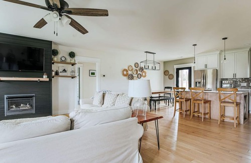 Afton House | Afton Awaits: Pool & Hot Tub/Central to Wineries