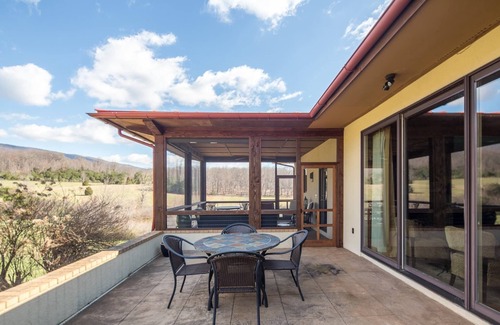 Afton House | Afton Mountain Guest House | Located on Vineyard