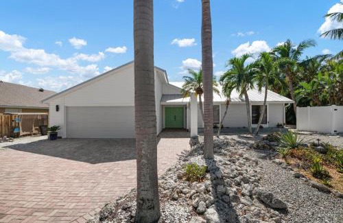 Palma Sola House | Agave Sun! Modern, tropical pool home just off Anna Maria Island!
