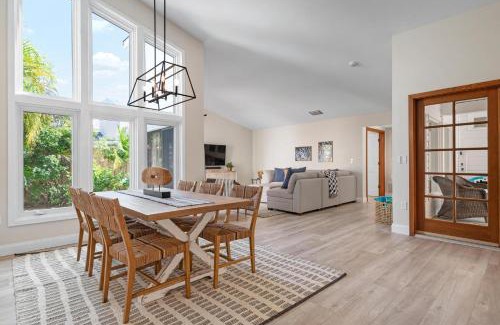 Palma Sola House | Agave Sun! Modern, tropical pool home just off Anna Maria Island!