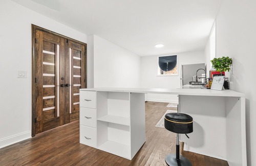 Church Street House | Age 25+ Serene Guest Suite Minutes to Mercedes Benz Stadium, Hartsfield-Jackson