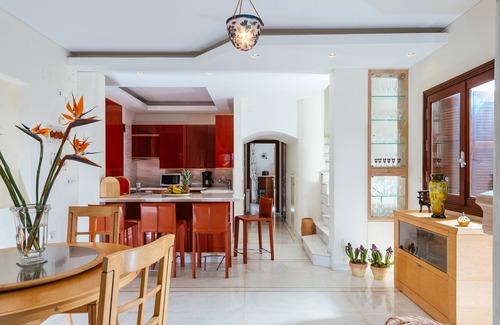 Almyros Villa | Agios Nikolaos Beach Villa/Direct Access to the Beach!