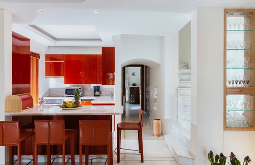 Almyros Villa | Agios Nikolaos Beach Villa/Direct Access to the Beach!