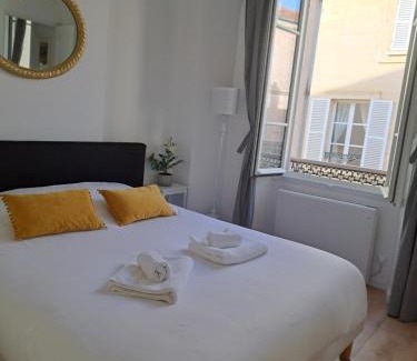 Saint-Louis Apartment | Agréable 2 pièces - rue du vieux Versailles