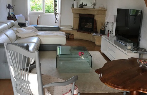 Roquemaure House | Agréable Villa Avec Cour Privée, Jardin Avec Barbecue, Terrasse et Piscine