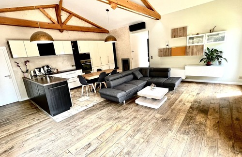 Pelissanne Villa | Agréable Villa Contemporaine Avec Piscine, spa et Sauna