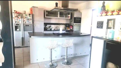 Rognac House | Agréable Villa pour 7 avec vue mer LOGEMENT ENTIER