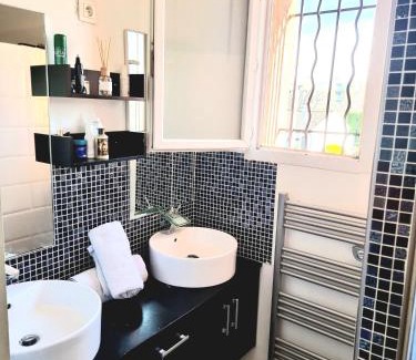 Rognac House | Agréable Villa pour 7 avec vue mer LOGEMENT ENTIER