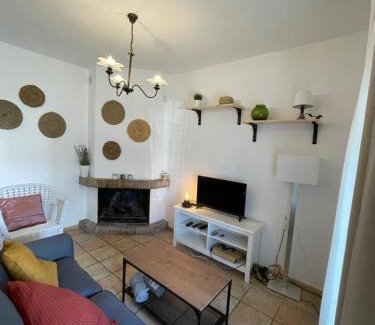Higuera de la Sierra House | Agradable casa rural con chimenea en interior