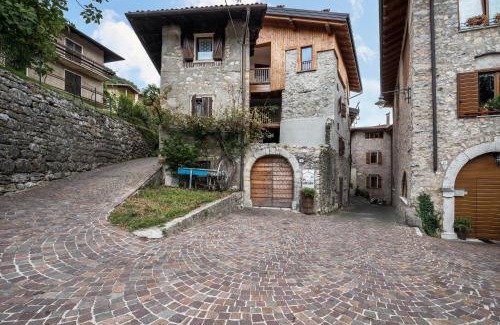 Canale di Tenno Apartment | Agriturismo Al Gallo Nero Rosso