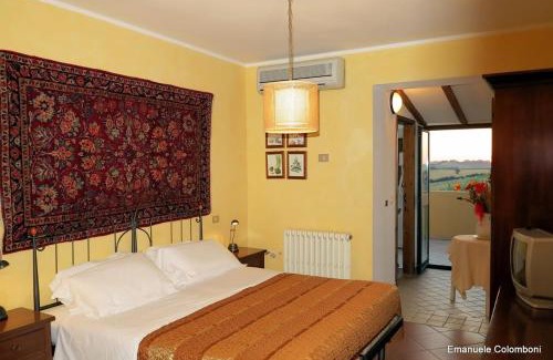 San Costanzo House | Agriturismo Colomboni