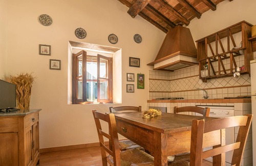 Pescia Fiorentina Apartment | Agriturismo 'Del Doganiere' with Garden & Wi-Fi