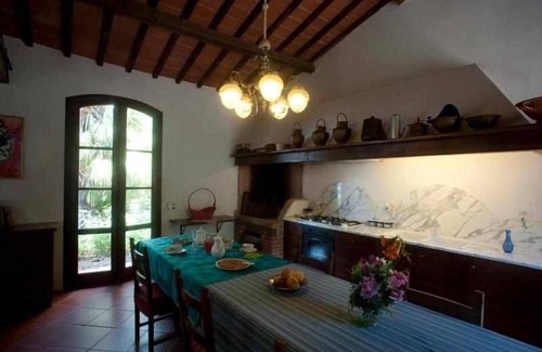 San Giuliano Terme Apartment | Agriturismo La Grotta - Grapefruit Apartment