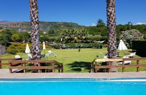 Mascali House | Agriturismo Le Case Di Civi