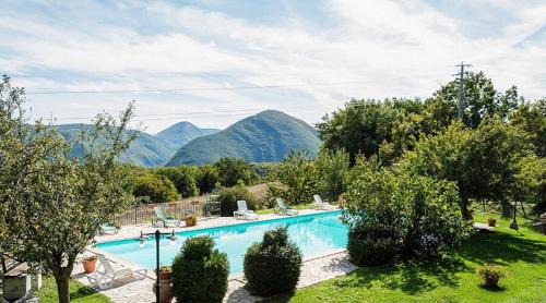 Cerreto di Spoleto House | Agriturismo Santa Serena