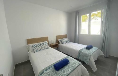 Puerto Calero Villa | Aguja, Villa con piscina y barbacoa para disfrutar