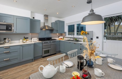 St Ives Cottage | Ahoy There - Three Bedroom Cottage, Sleeps 6