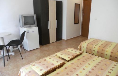 Akhtopol House | "Ahtopol"-rooms for rent-free parking 100 meters away