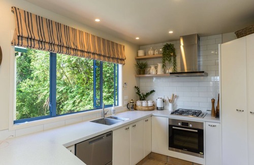 Ahuriri House | Ahuriri's Eden - Napier Holiday Home