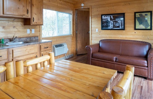 West Glacier Cabin | Aider Cabin West Glacier