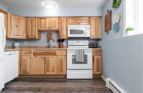 Fairview Condo | Aimaagvik: 5012 Home in the heart of Anchorage