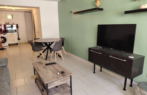 Aimargues House | AIMARGUES HOUSE 20 MN FROM THE SEA IDEAL FOR VACATIONS OR BUSINESS TRIPS
