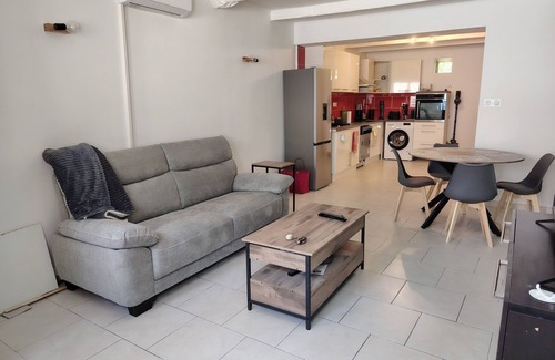 Aimargues House | AIMARGUES HOUSE 20 MN FROM THE SEA IDEAL FOR VACATIONS OR BUSINESS TRIPS