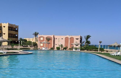 Zafarana Ski Chalet | Ain El Sokhna ground floor, with Pool & Sea view