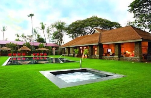 Historic Lahaina Front Street Apartment | Aina Nalu Studio, Great Rates & Location, AC & WIFI, 2 Pools & Jacuzzi