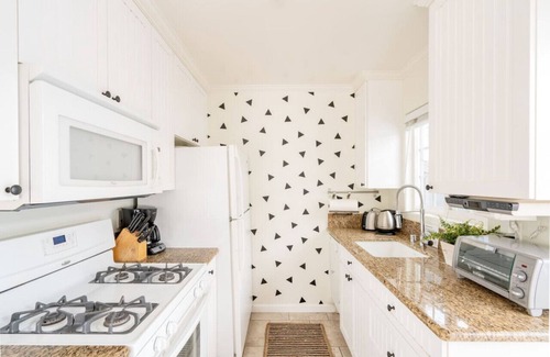 Crown Point House | Air Concierge Pacific Beach Breezy Cottages #1