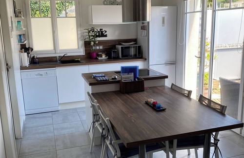 Quartier de l'Hippodrome House | Air-conditioned house 50m² with terrace, parking - 7 min shops and 10 min beach.