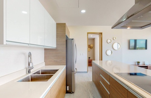 Zona Hotelera Apartment | Air-conditioned apartment w/WiFi & shared pool, rooftop, gym, jungle gym, bar