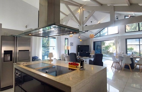 Royan Villa | Air-conditioned architect-designed villa with swimming pool in the Royan park district.