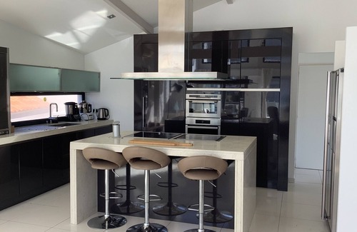 Royan Villa | Air-conditioned architect-designed villa with swimming pool in the Royan park district.