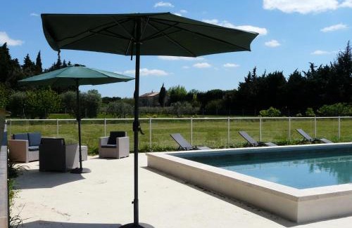 Fontvieille House | air-conditioned family house with fenced pool in fontvieille in the alpilles, sleeps 8